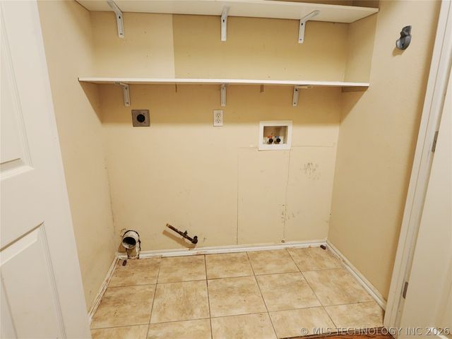 418 N 6th Street, Collinsville, OK 74021