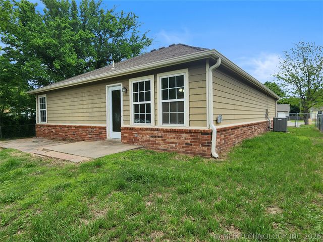 418 N 6th Street, Collinsville, OK 74021