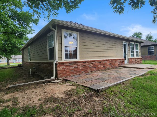 418 N 6th Street, Collinsville, OK 74021