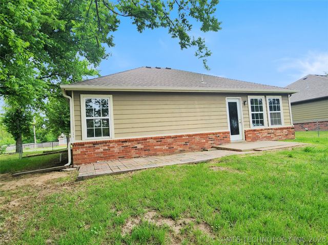 418 N 6th Street, Collinsville, OK 74021