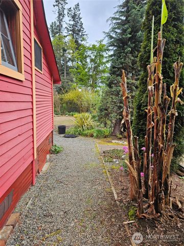 9345 NE Seaview Avenue, Indianola, WA 98342