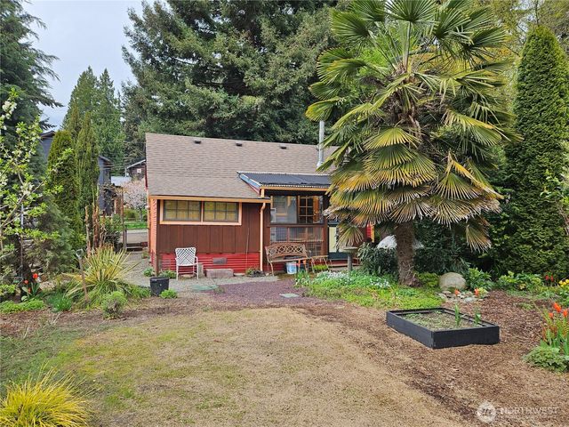 9345 NE Seaview Avenue, Indianola, WA 98342