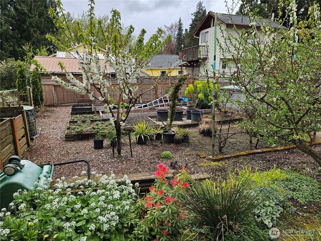9345 NE Seaview Avenue, Indianola, WA 98342