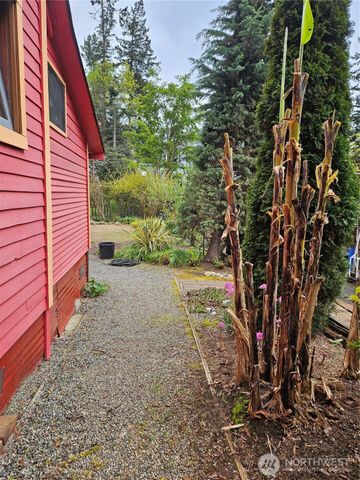 9345 NE Seaview Avenue, Indianola, WA 98342