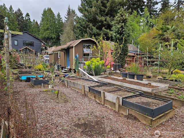 9345 NE Seaview Avenue, Indianola, WA 98342