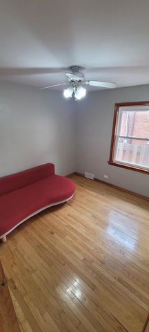 2067 Sherwin Avenue, Des Plaines, IL 60018