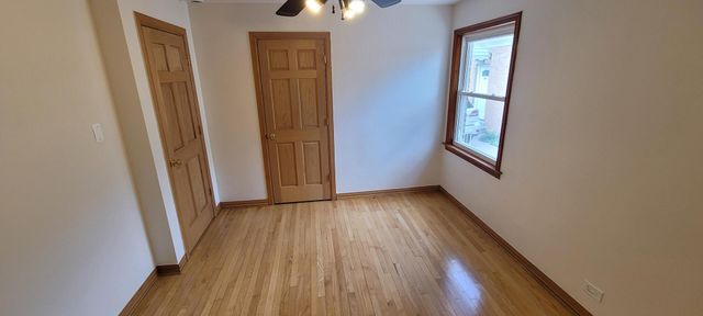2067 Sherwin Avenue, Des Plaines, IL 60018