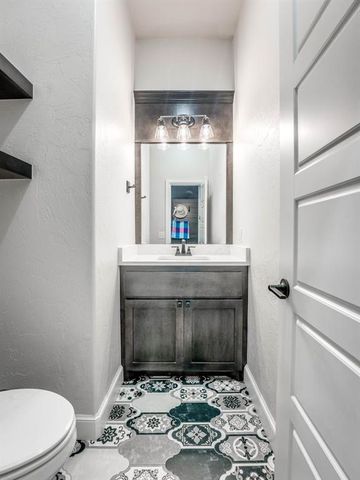 5000 McCann Court, Mustang, OK 73064