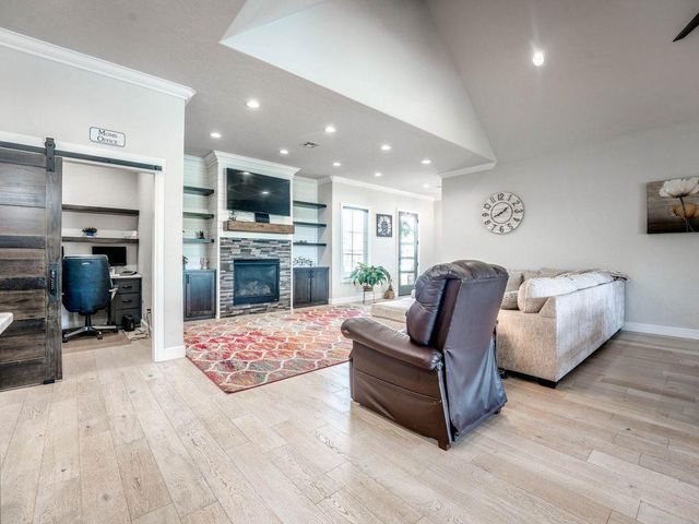5000 McCann Court, Mustang, OK 73064