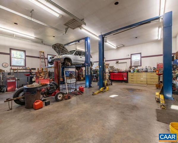 3483 WEST RIVER RD, Scottsville, VA 24590