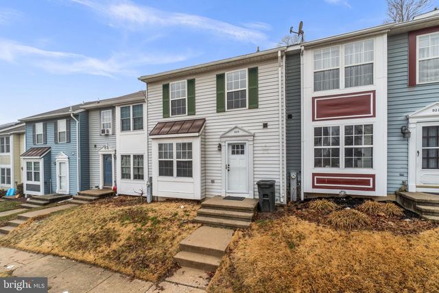 930 GAMING SQ, Hampstead, MD 21074