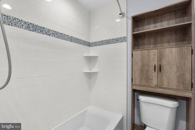 930 GAMING SQ, Hampstead, MD 21074