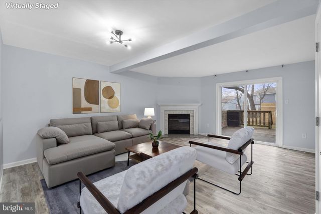 930 GAMING SQ, Hampstead, MD 21074