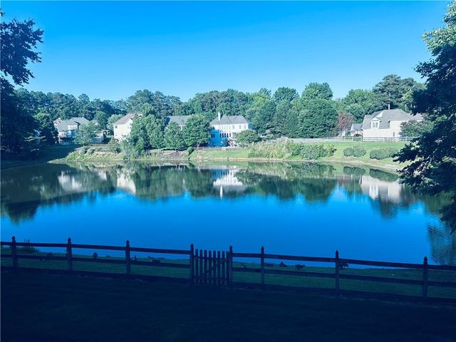 1688 Holcomb Lake Road, Marietta, GA 30062
