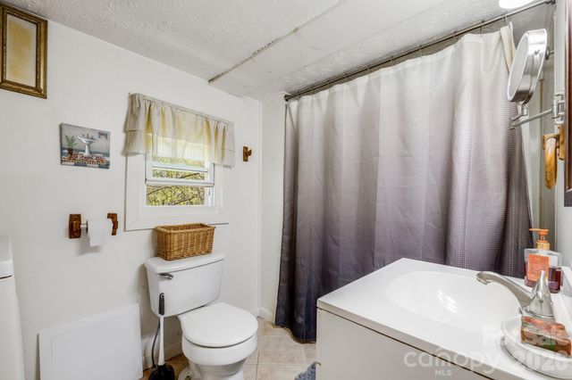 874 & 888 Bluff Mountain Road, Hot Springs, NC 28743