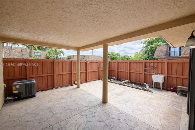 2455 W 67th Pl 10-14, Hialeah, FL 33016