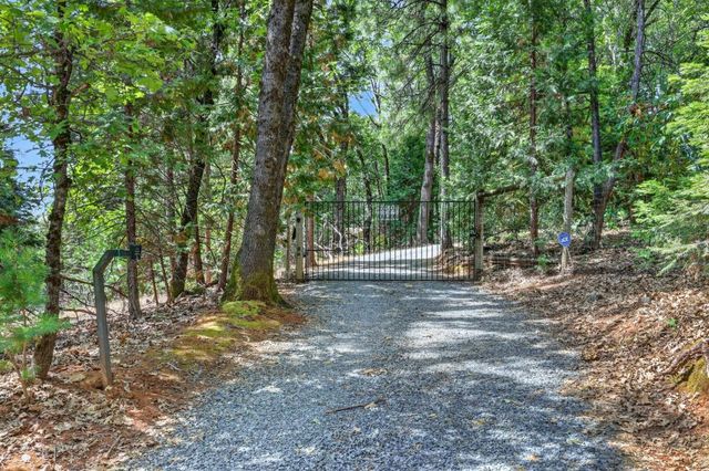 5524 Crestline Rd, Foresthill, CA 95631