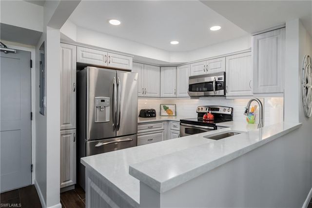 260 Seaview CT 1108, Marco Island, FL 34145