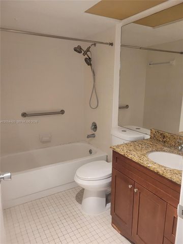 1200 SW 130th Ave 207G, Pembroke Pines, FL 33027