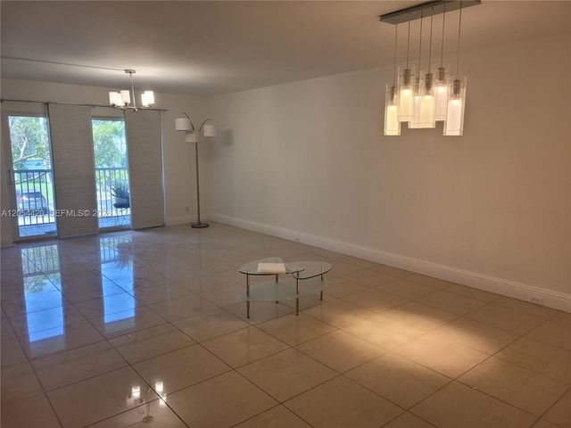 1200 SW 130th Ave 207G, Pembroke Pines, FL 33027