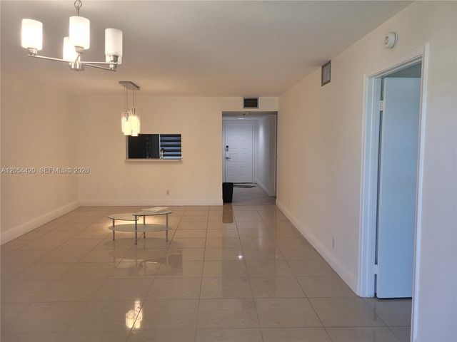 1200 SW 130th Ave 207G, Pembroke Pines, FL 33027