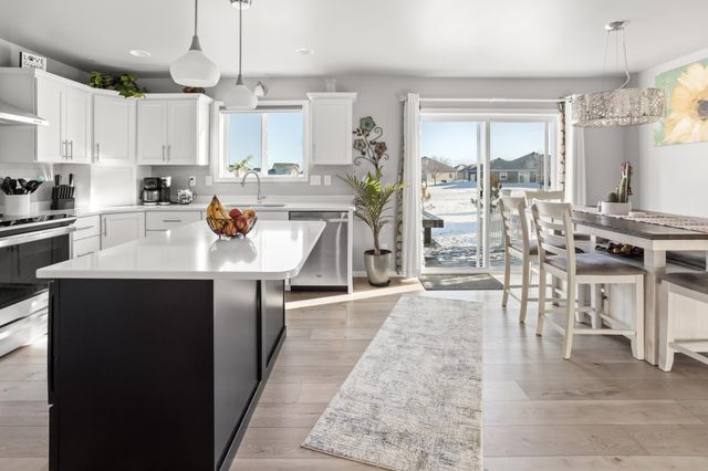 3712 15th Street S, Moorhead, MN 56560