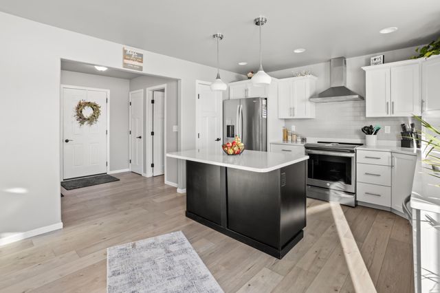 3712 15th Street S, Moorhead, MN 56560