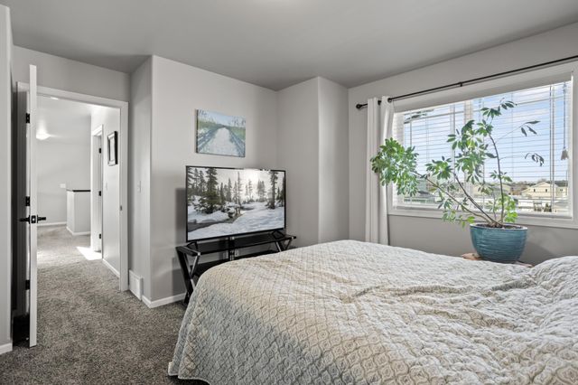 3712 15th Street S, Moorhead, MN 56560