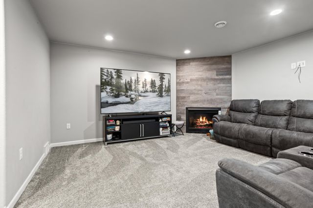 3712 15th Street S, Moorhead, MN 56560