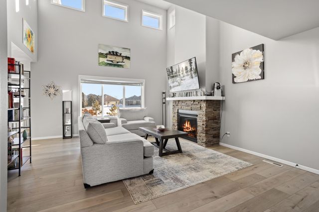 3712 15th Street S, Moorhead, MN 56560