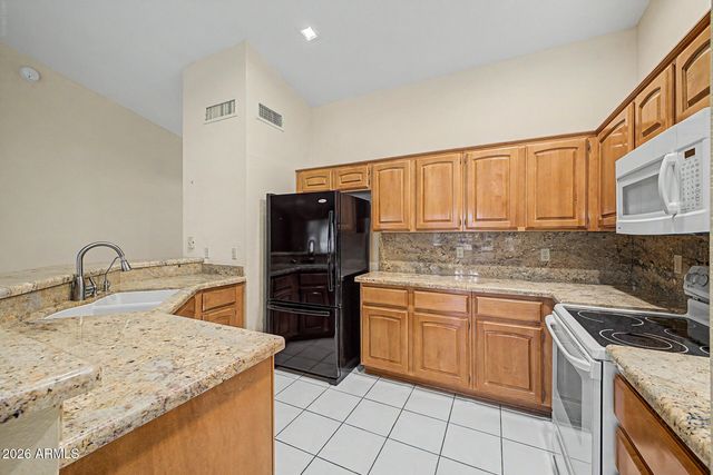 9027 E COOPERS HAWK Drive, Sun Lakes, AZ 85248