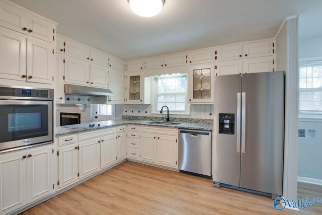 9802 Dolphin Drive, Huntsville, AL 35802