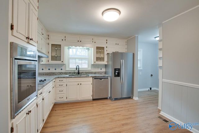 9802 Dolphin Drive, Huntsville, AL 35802