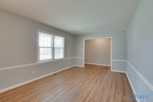 9802 Dolphin Drive, Huntsville, AL 35802