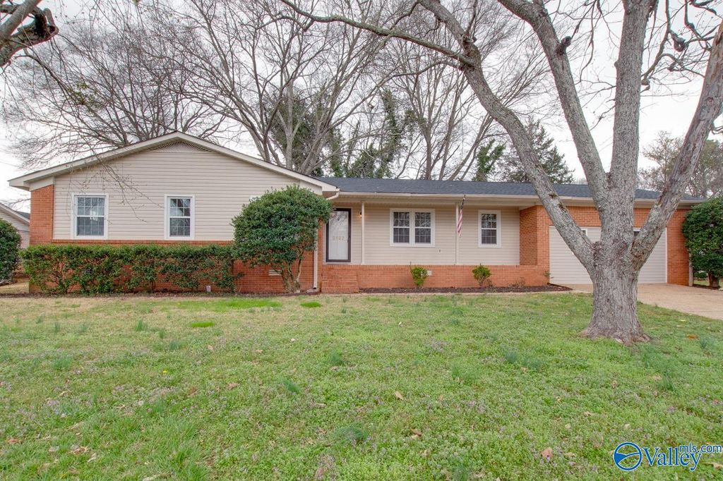 9802 Dolphin Drive, Huntsville, AL 35802