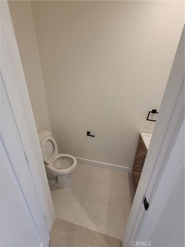 8004 Shirley Avenue, Reseda, CA 91335