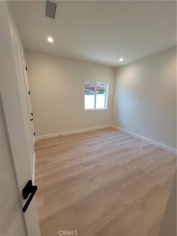 8004 Shirley Avenue, Reseda, CA 91335