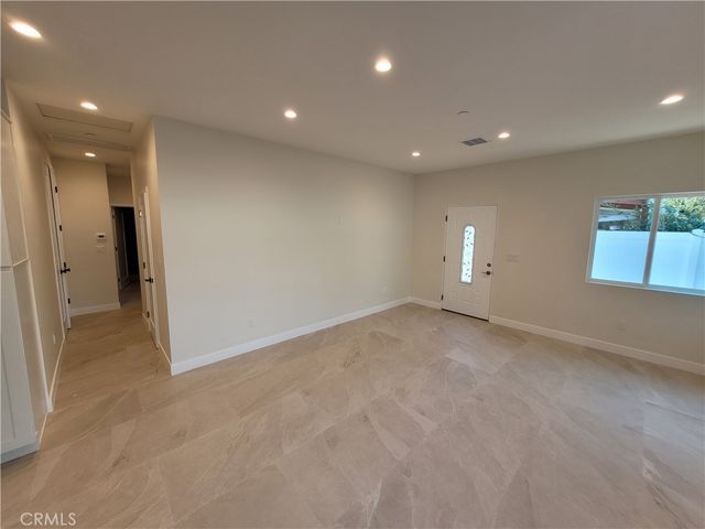 8004 Shirley Avenue, Reseda, CA 91335