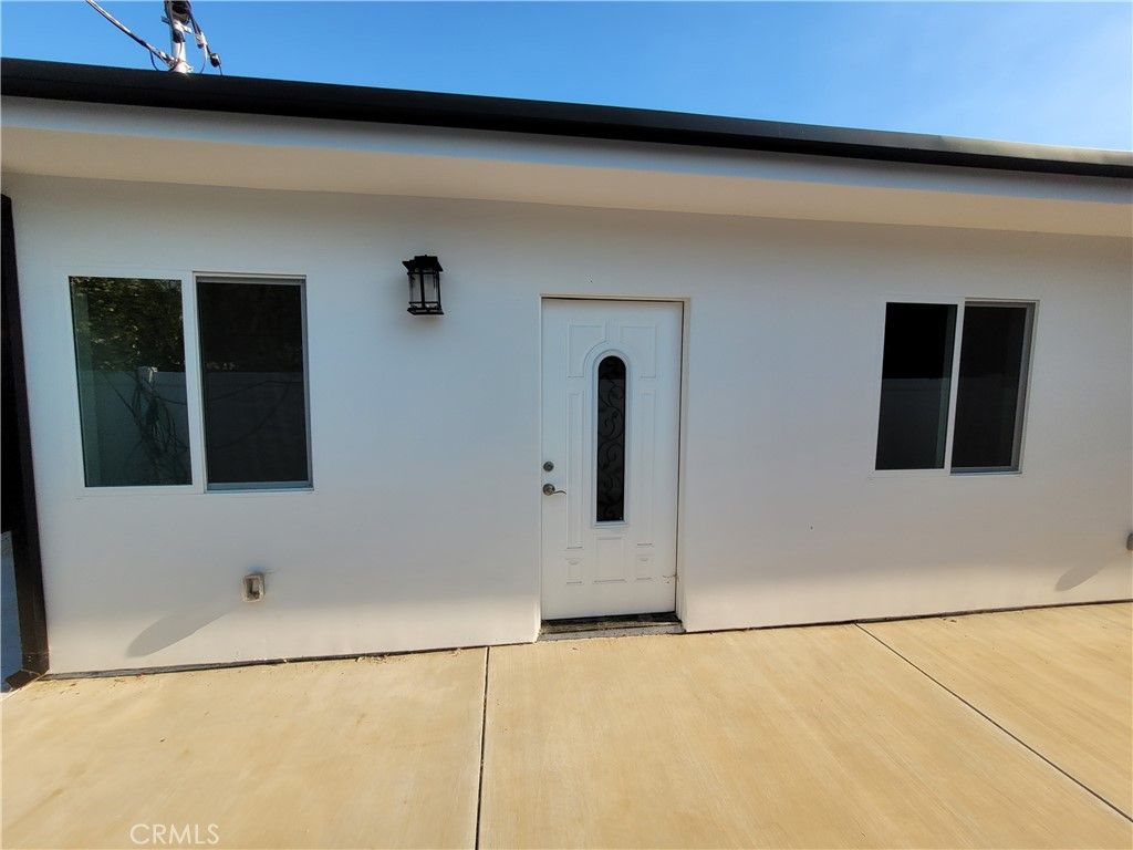8004 Shirley Avenue, Reseda, CA 91335
