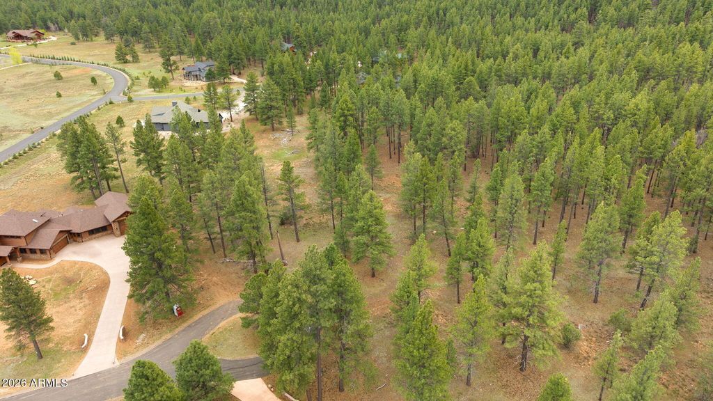 Image 11 of property listing at 318 W AVA J Circle 30, Munds Park, AZ 86017