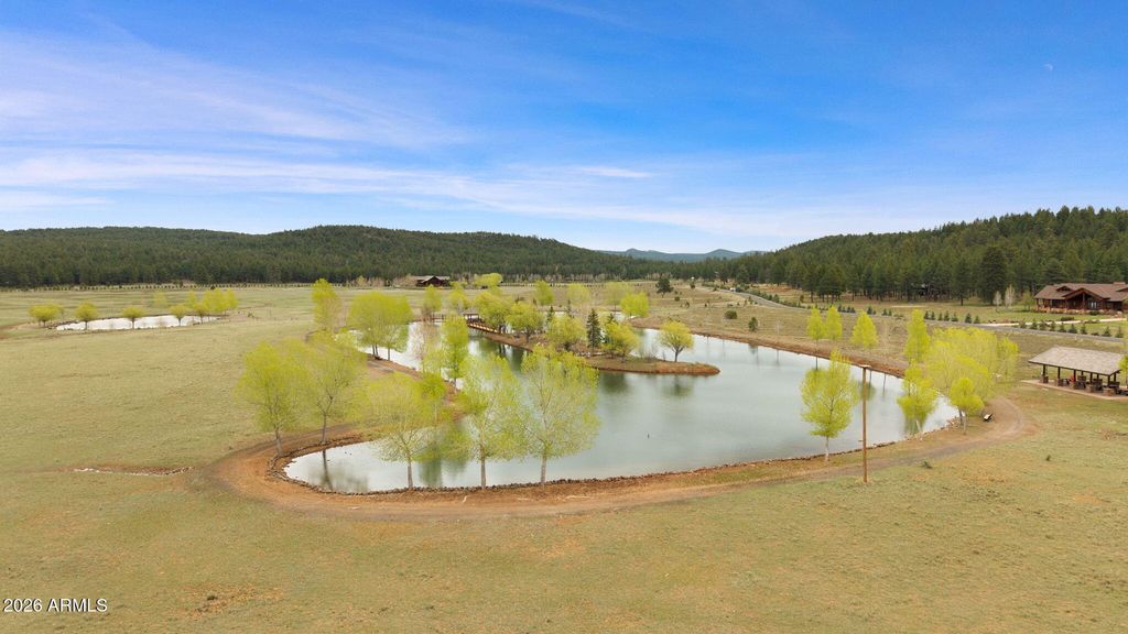 Image 12 of property listing at 318 W AVA J Circle 30, Munds Park, AZ 86017