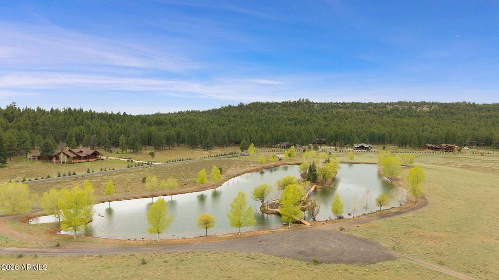 Image 15 of property listing at 318 W AVA J Circle 30, Munds Park, AZ 86017