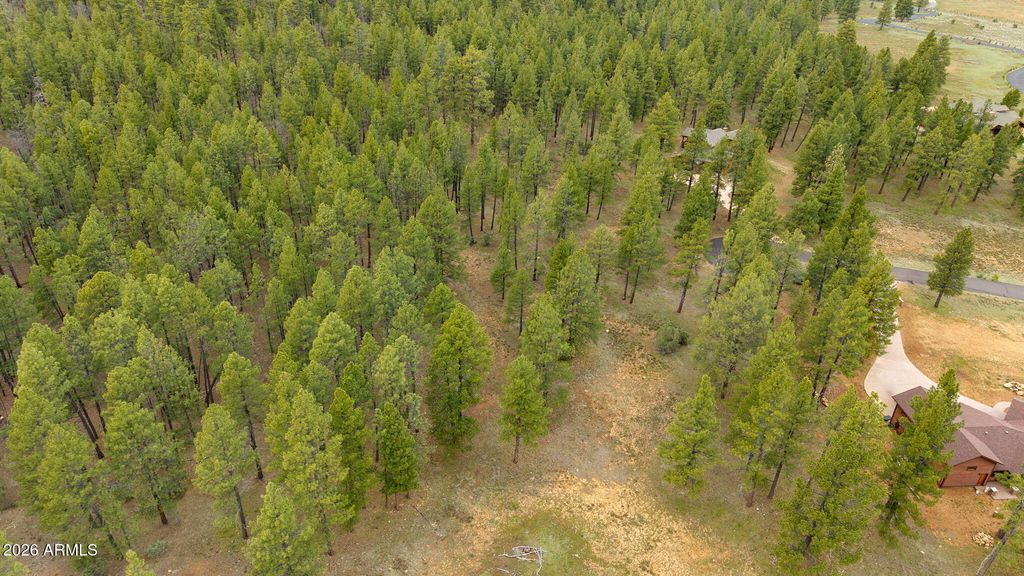 Image 18 of property listing at 318 W AVA J Circle 30, Munds Park, AZ 86017
