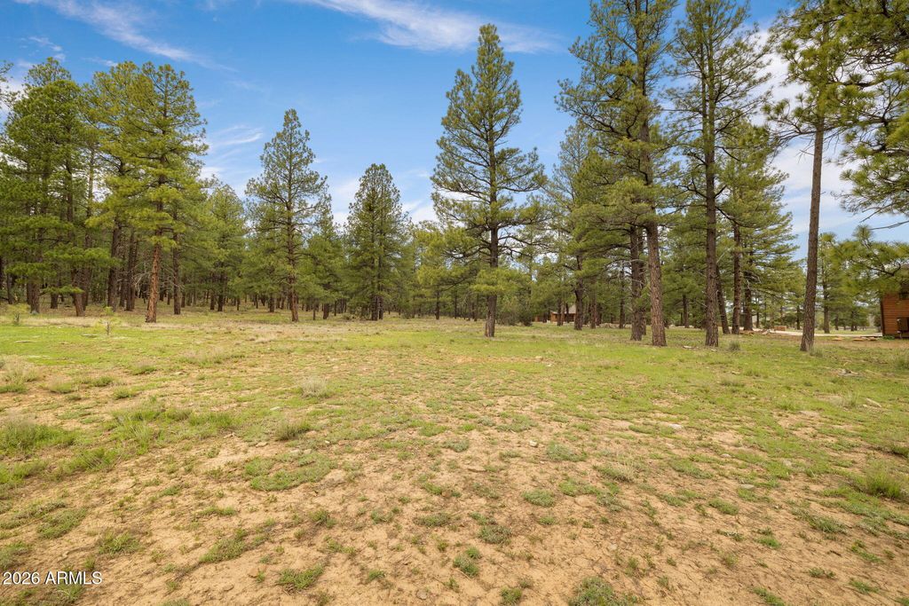 Image 23 of property listing at 318 W AVA J Circle 30, Munds Park, AZ 86017