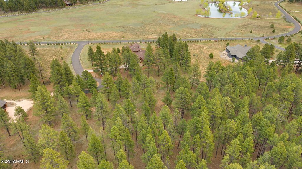 Image 5 of property listing at 318 W AVA J Circle 30, Munds Park, AZ 86017