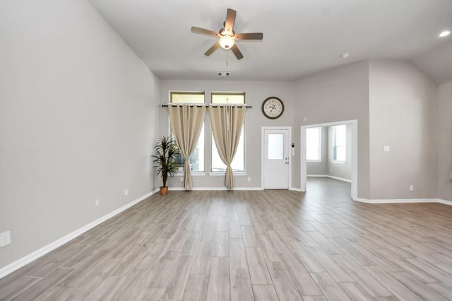 13021 Ocean Breeze Ln Lane, La Marque, TX 77568