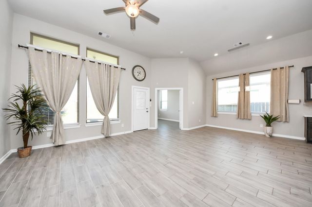 13021 Ocean Breeze Ln Lane, La Marque, TX 77568