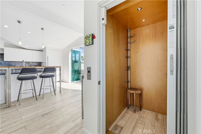 419 E Balboa, Newport Beach, CA 92661