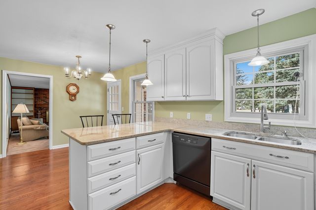 1054 Bourgogne Avenue, Bowling Green, OH 43402