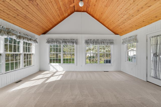 1054 Bourgogne Avenue, Bowling Green, OH 43402